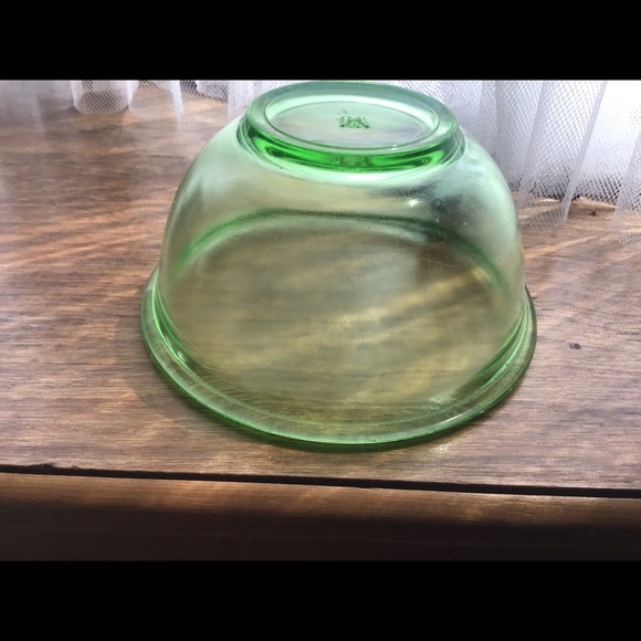 VINTAGE ANCHOR HOCKING GREEN URANIUM GLASS MIXING BOWL - Picture 5 of 8